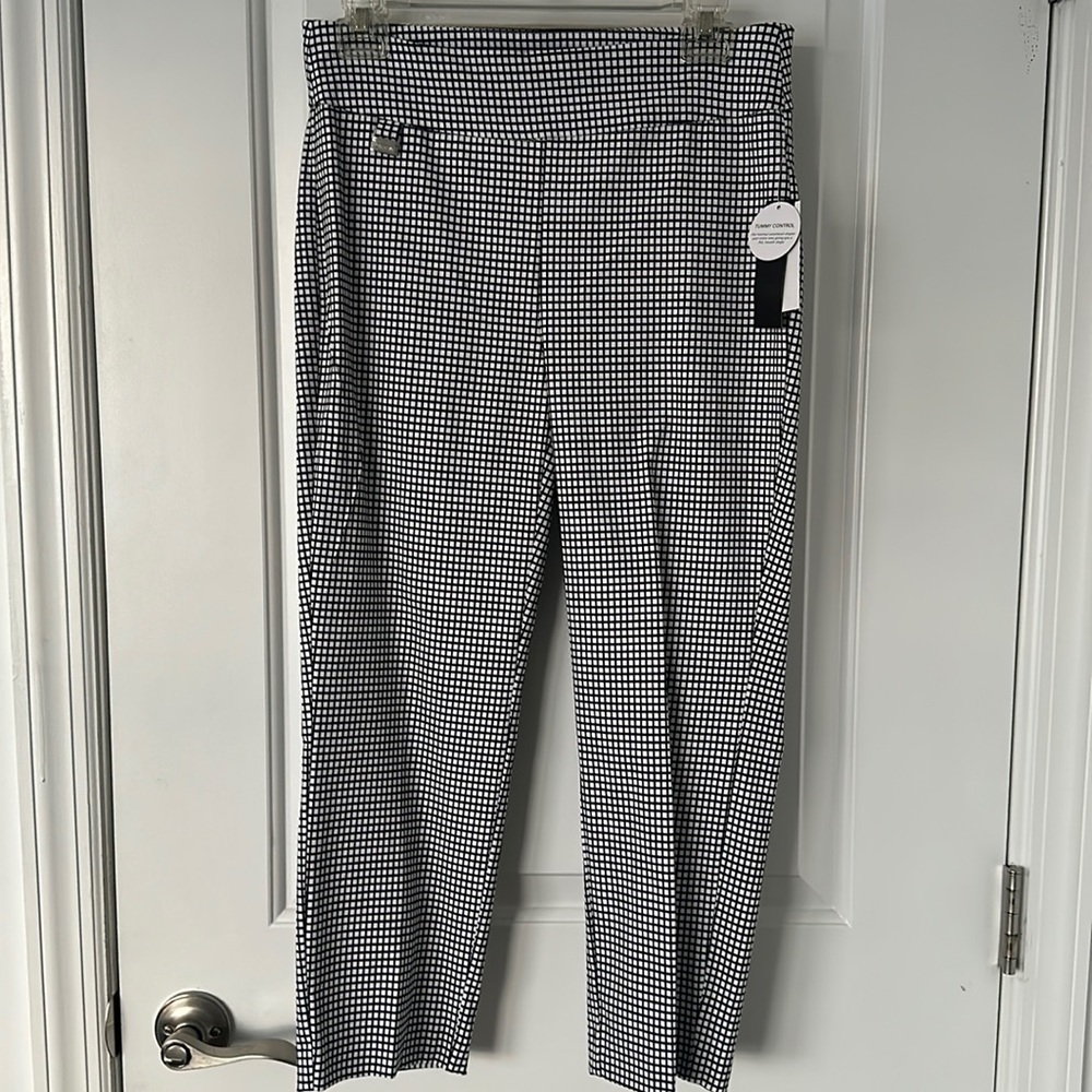 Premise White and Black Checkered Capris